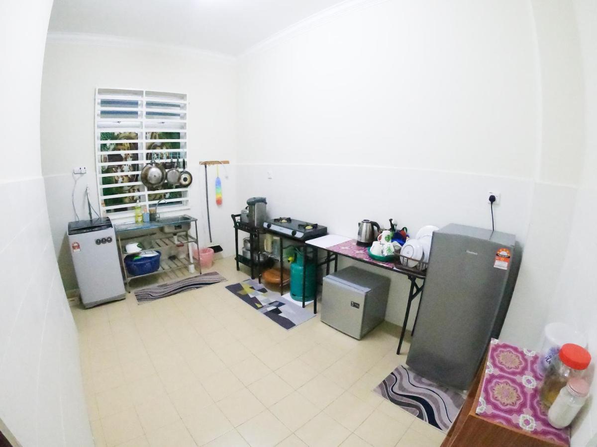 Ayna Homestay 5 Minutes To Marang Jetty Buitenkant foto