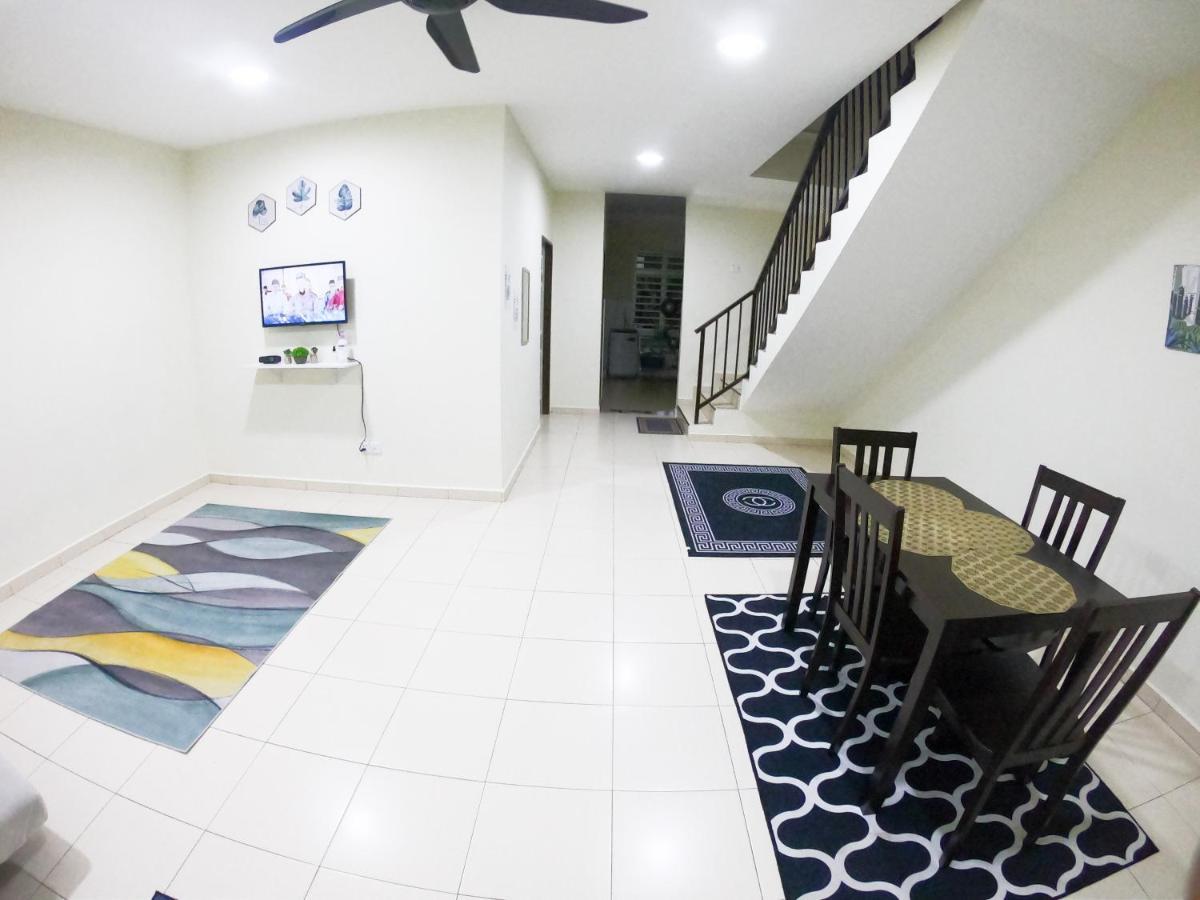 Ayna Homestay 5 Minutes To Marang Jetty Buitenkant foto